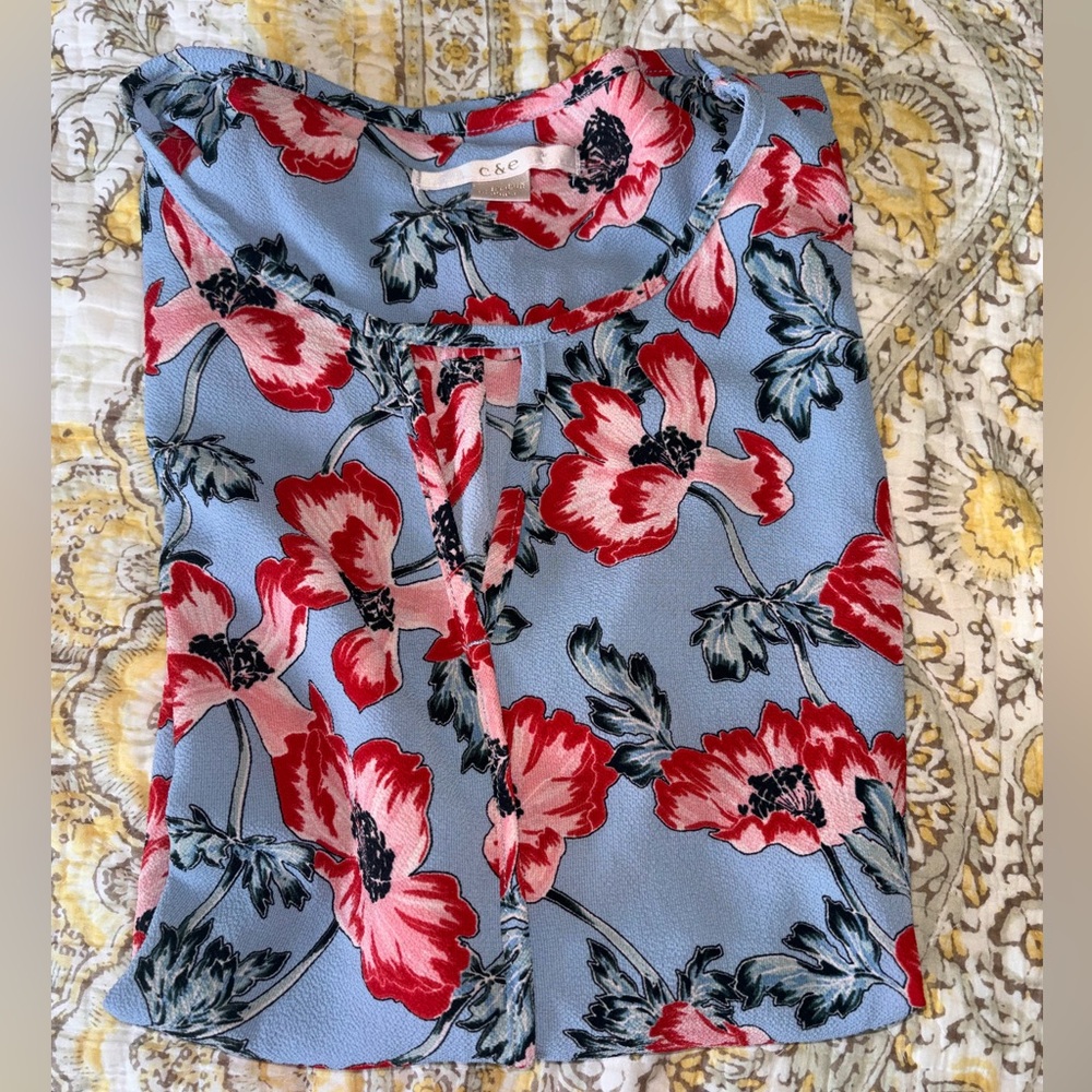 Sleeveless Floral Top - Picture 4 of 4